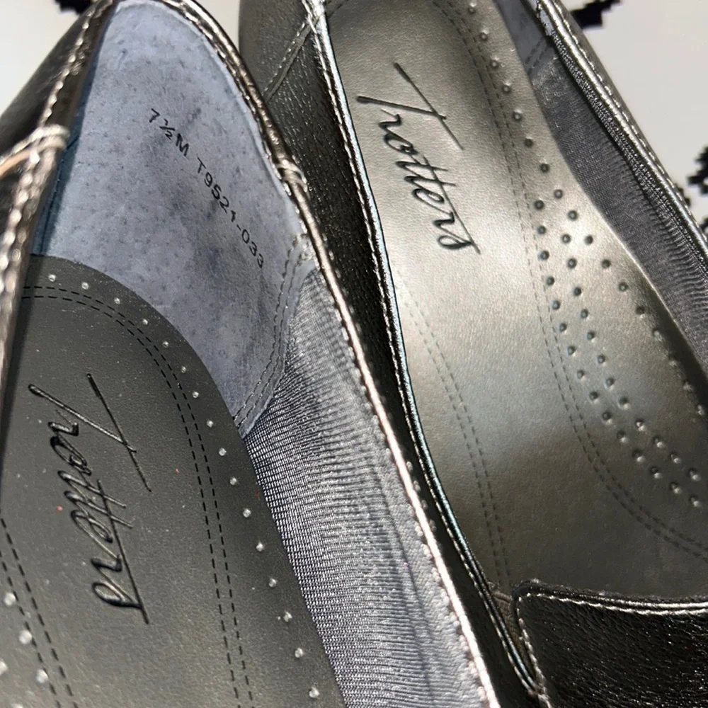 Trotters Metallic Pewter Loafers